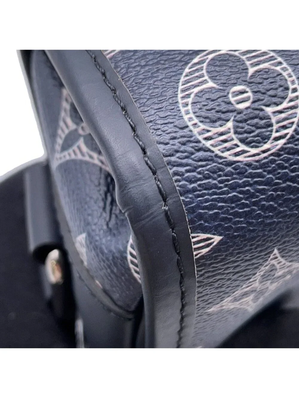 Louis Vuitton Shoulder Bag Monogram Savannah Chapman Brazza Messenger PM